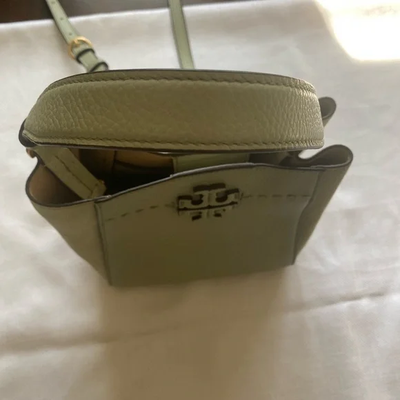 Tory Burch light green (Pine Frost) Crossbody Bag with matching wallet - Picture 8 of 16